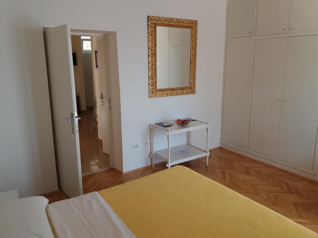 Apartments Jakovic Брела Экстерьер фото