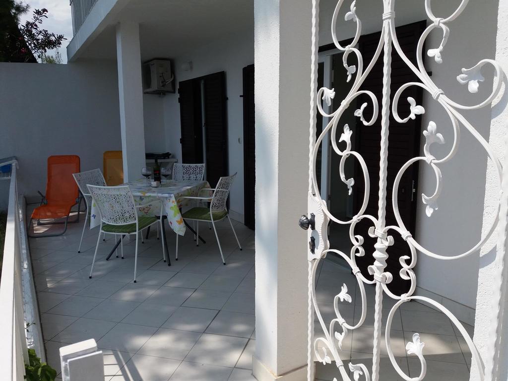 Apartments Jakovic Брела Экстерьер фото